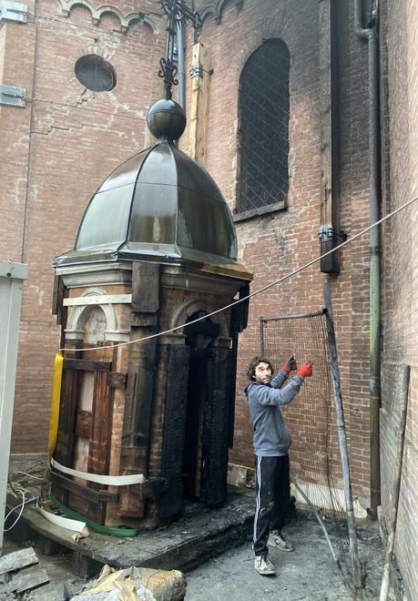 Fuoco nel cantiere Mirabello si interroga: «Misterioso episodio» 