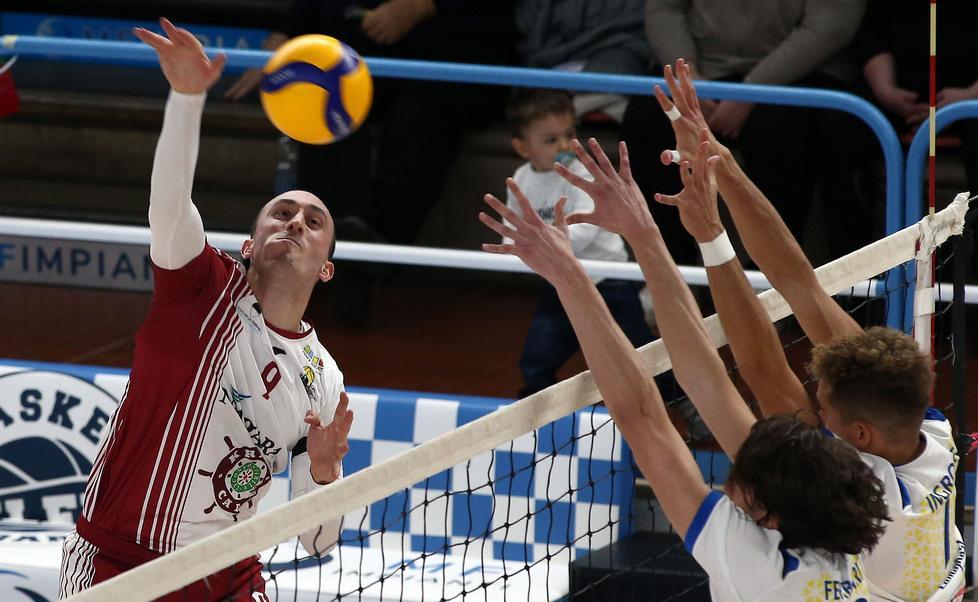 La Krifi si complica la vita però strappa la vittoria Zambelli: buoni solo i 3 punti