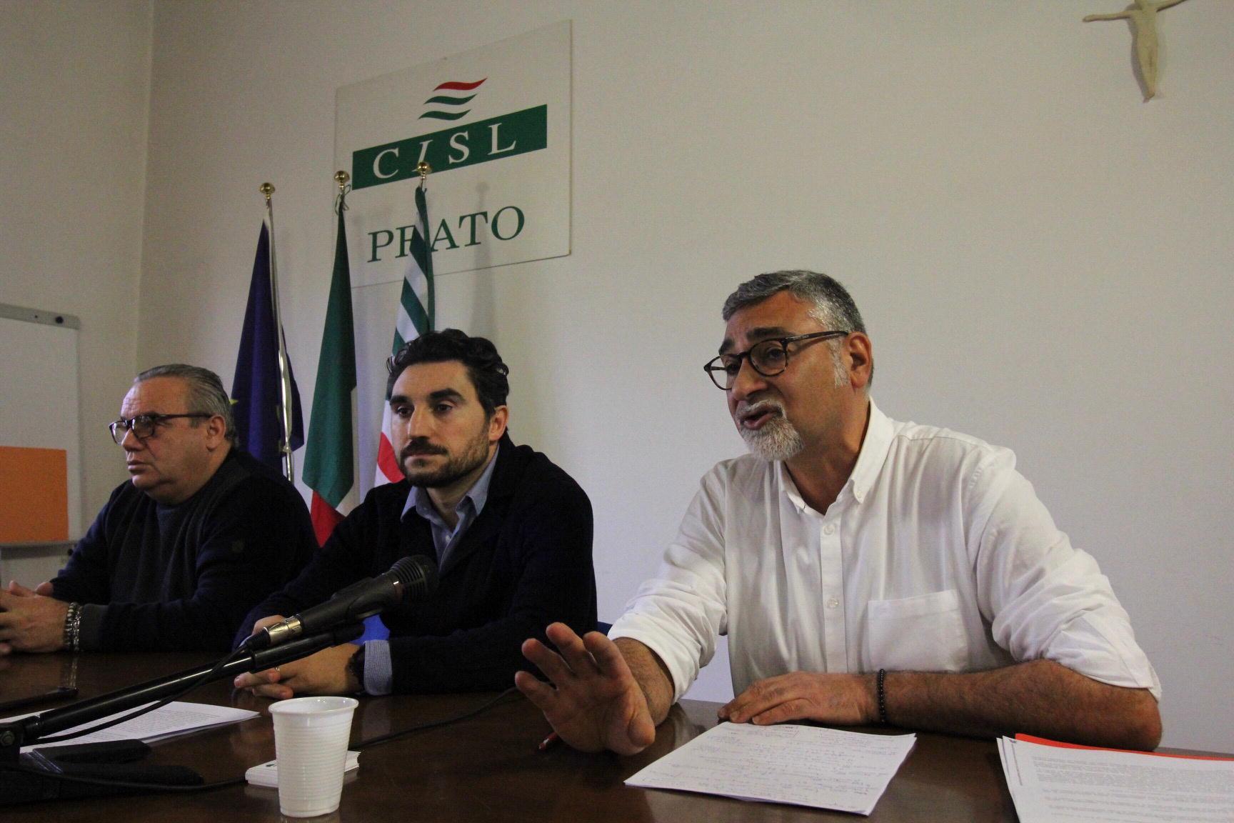 Da sinistra Qamil Zejnati (Cisl), Mirko Zacchei (Uil), Massimiliano Brezzo (Cgil) (foto Batavia)