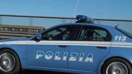 Finge di fare la spesa al super e ruba merce per 300 euro
