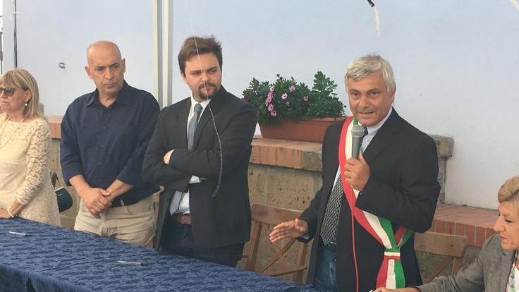 Ritardi, lettere e polemiche E il consiglio viene cancellato