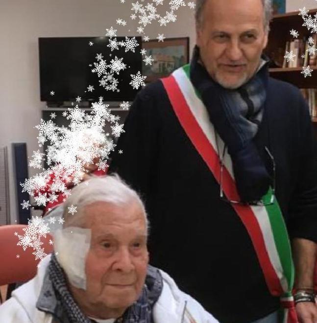 Grande festa alla Rsa per i 100 anni compiuti da Mario Mazzei 