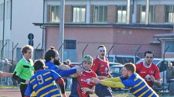 Rossoblù poco brillanti l’Olbia può festeggiare