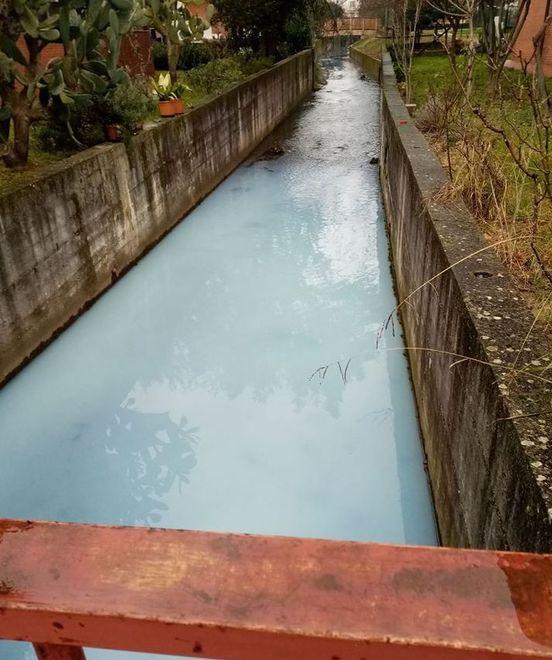 Acqua azzurrognola nella Candalla