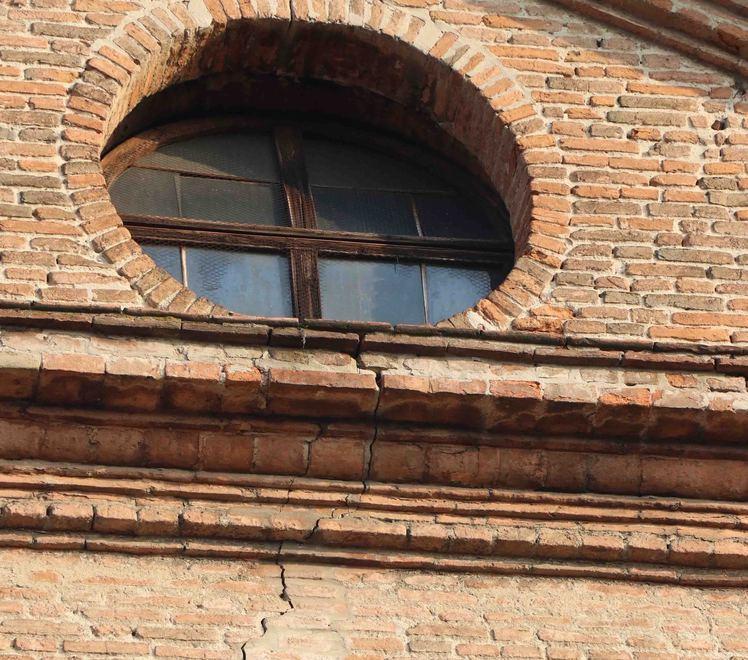 La Confraternita delle stimmate. Dall’inquieto mistico antisemita ai frati pietosi col volto coperto