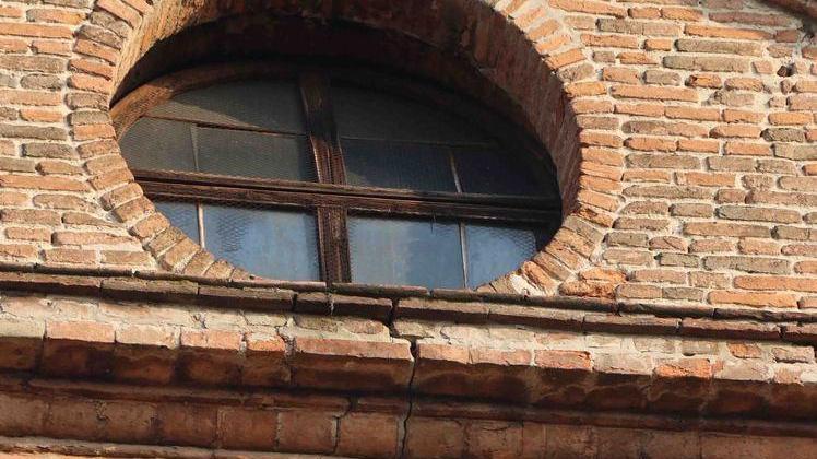 La Confraternita delle stimmate. Dall’inquieto mistico antisemita ai frati pietosi col volto coperto