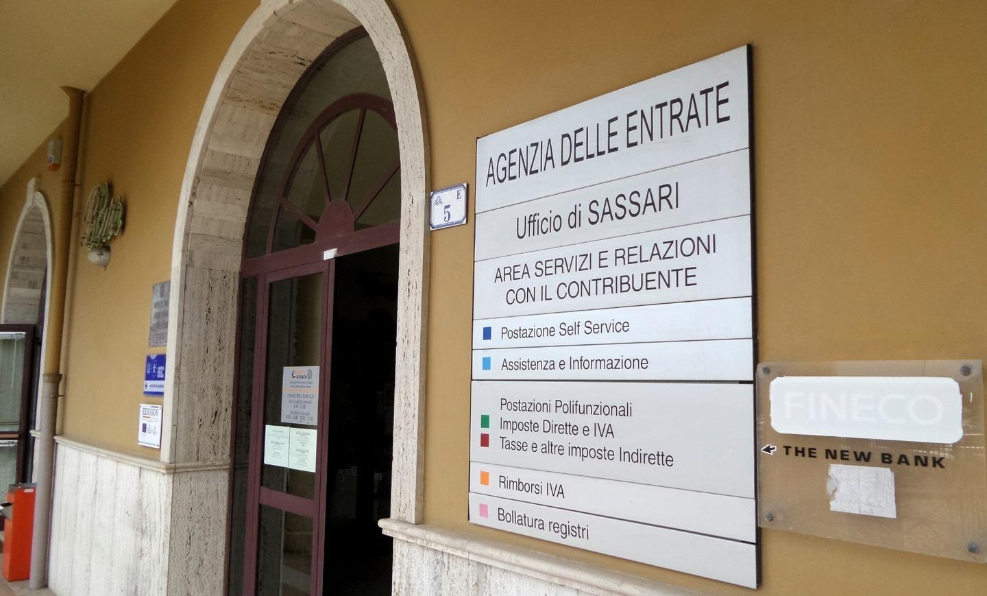 File, errori e disagi: a Sassari Agenzia delle entrate al collasso 