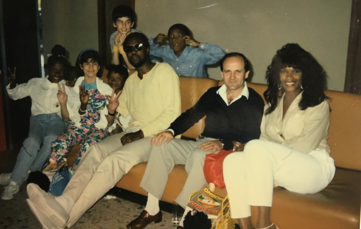 Canestri, pizza e sole nell’estate algherese del piccolo Kobe Bryant