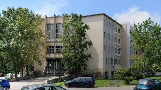 Bosa: rubavano a casa di un poliziotto, condannate due donne