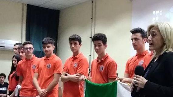 Gli studenti del liceo sportivo vincono la remata della gioventù