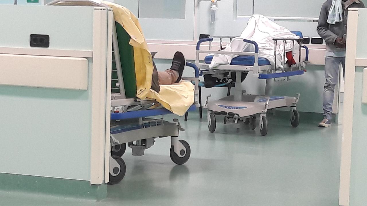 Super afflusso all’ospedale di Cona. Da oggi stop alla specialistica