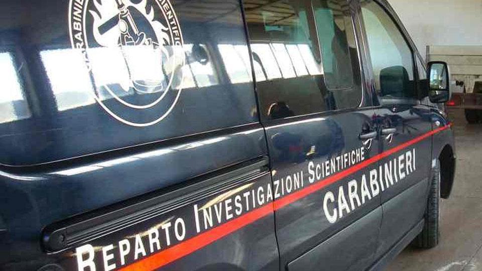 Con annunci di lavoro attira modelle e le stupra in casa