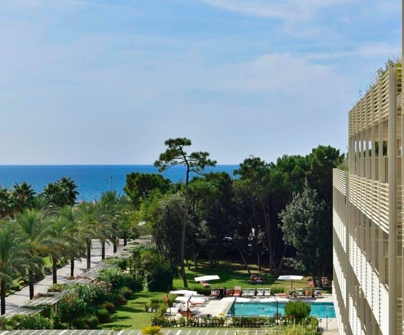 Una Hotel Lido rinforza il personale del settore ristoranti: ecco 20 posti 