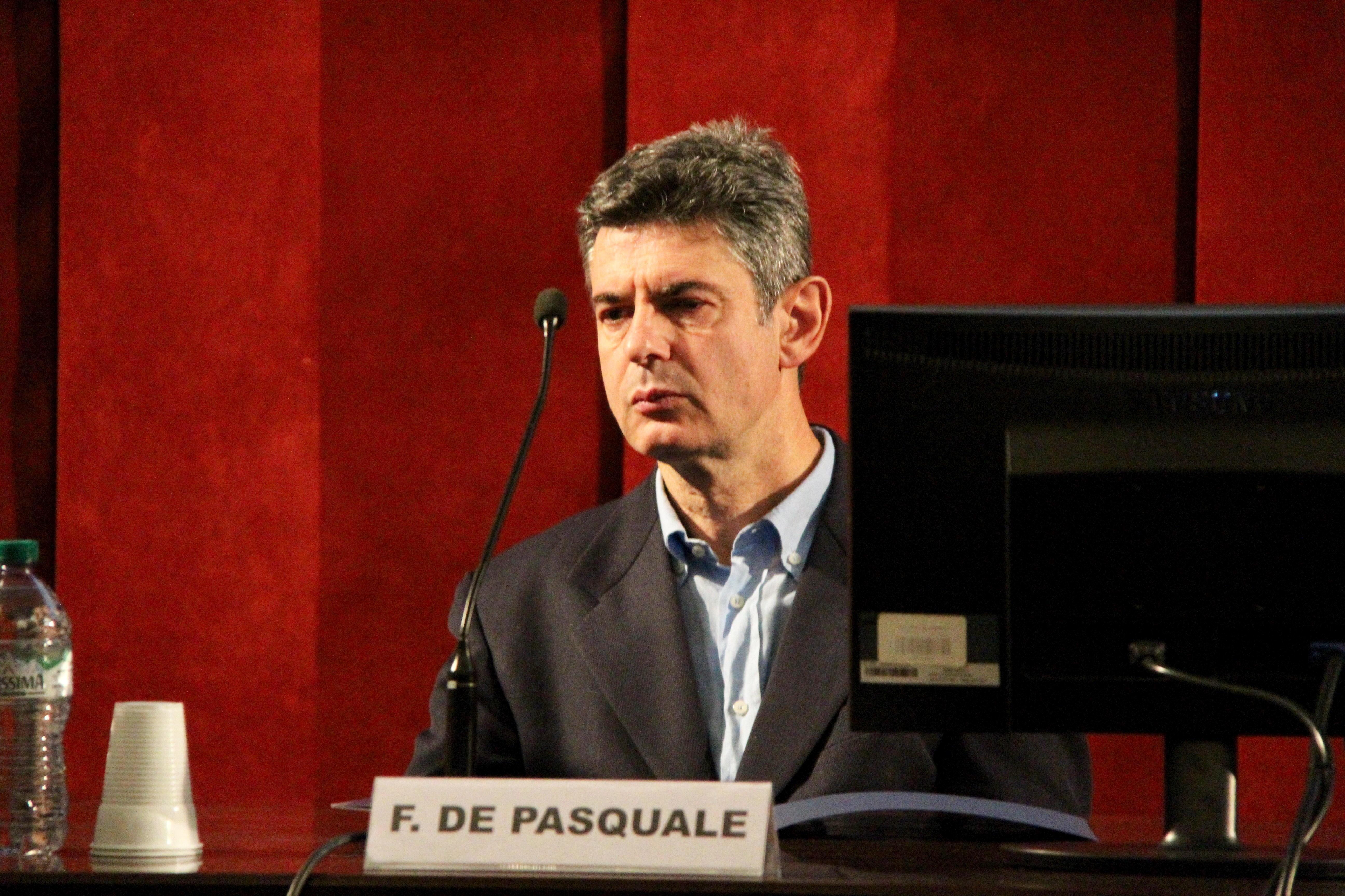 Il sindaco non ci sta: Carrara non è immobile né rassegnata 