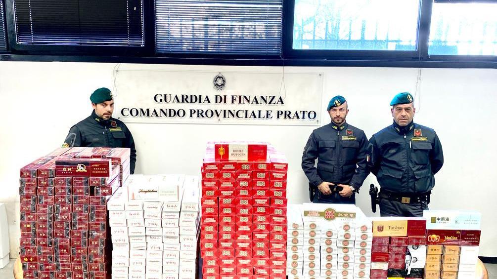 Le sigarette sequestrate dalla guardia di finanza
