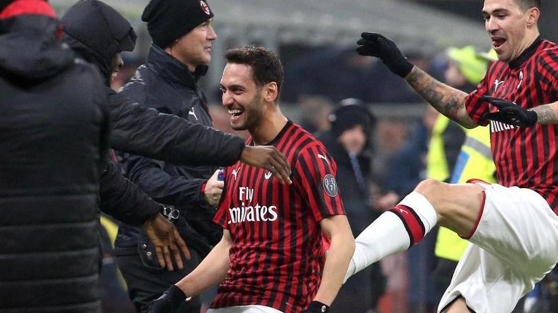 Calhanoglu e Ibra, il Milan passa Un bel Toro va ko nel supplementare