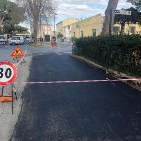 Rifacimento marciapiede alla materna Bambin Gesù