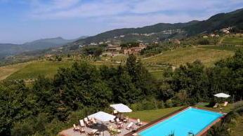 Sorridono il manufatturiero e le strutture ricettive