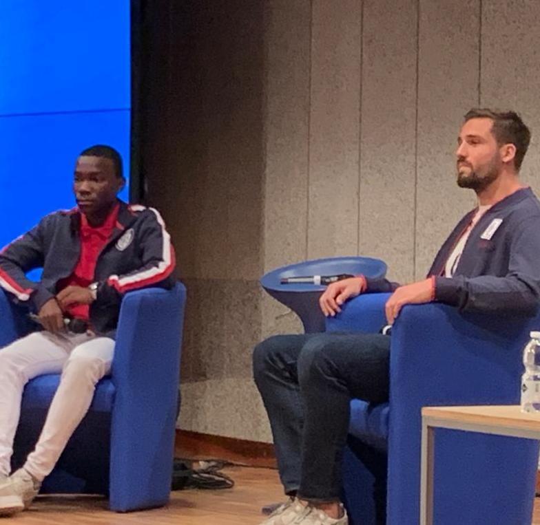 Pavoletti si scalda: «Un mese e ci sono» 