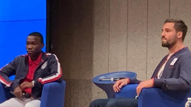 Pavoletti si scalda: «Un mese e ci sono»