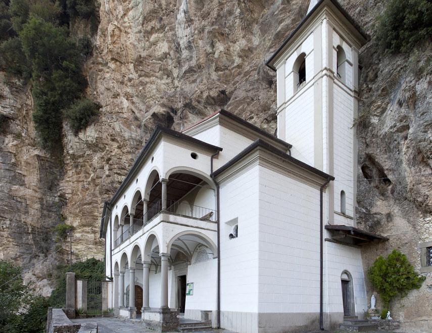 Violenza, religiosi indagati: il sospetto di abusi commessi nell’Eremo di Calomini 