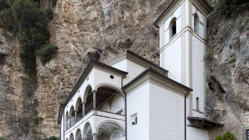Violenza, religiosi indagati: il sospetto di abusi commessi nell’Eremo di Calomini