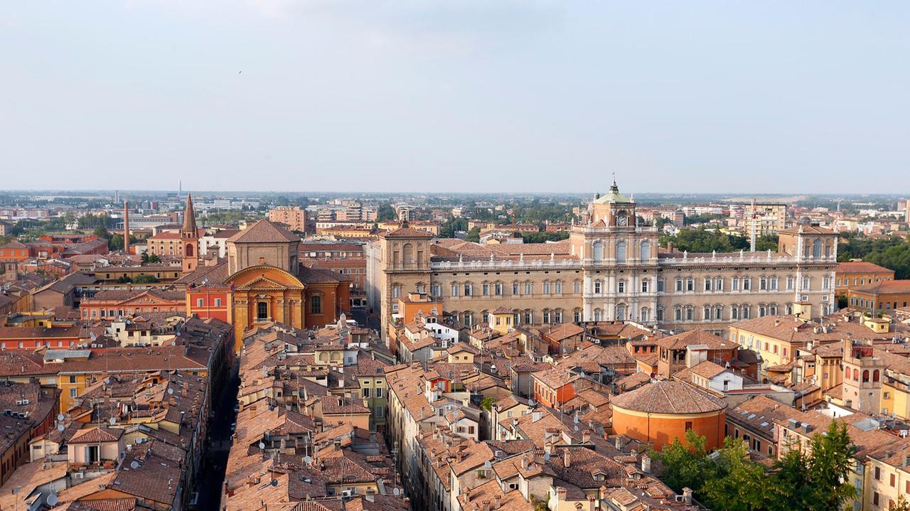 Modena, l'aria migliora. Stop alle misure di emergenza