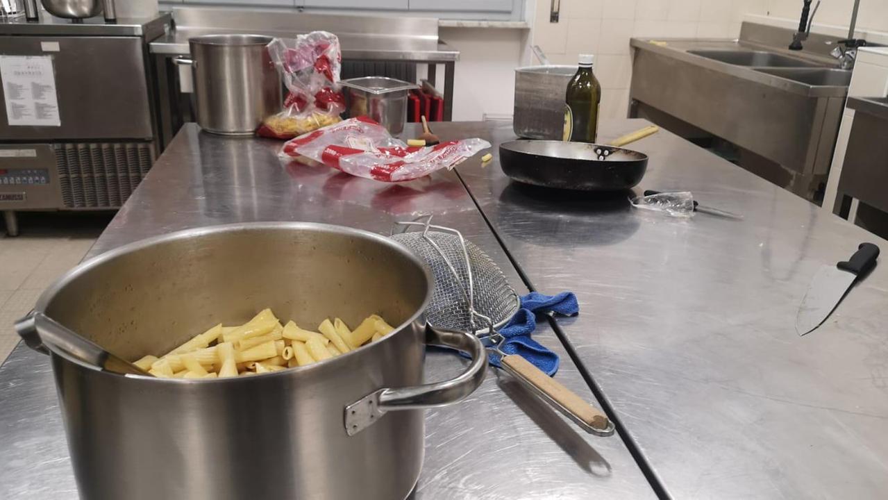 Durante l'occupazione notturna, gli studenti hanno anche cucinato