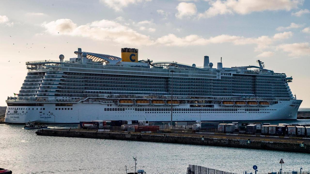 Coronavirus, due viareggini e due elbani sulla nave bloccata a Civitavecchia