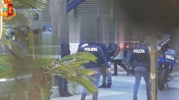 Cagliari, segnalato con YouPol lo spacciatore che vive nel B&B