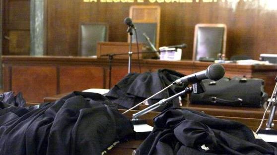 Abusi su 5 alunne, chiesto il rinvio a giudizio per un insegnante