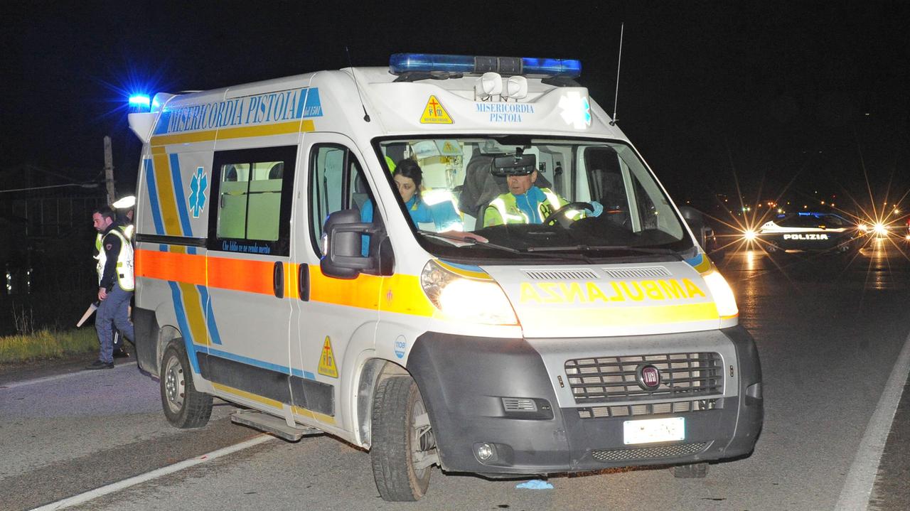 Un'ambulanza durante un intervento di soccorso (Foto d'archivio)