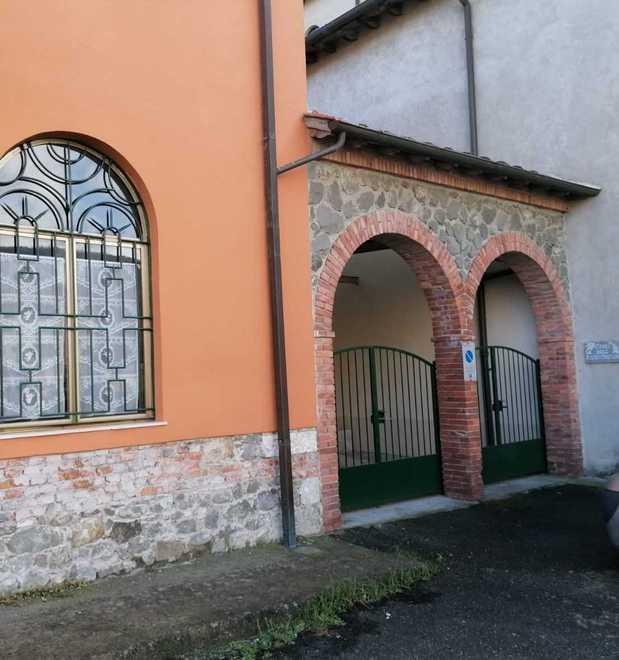 «Siamo sconvolte, adesso scusateci vogliamo pregare» 