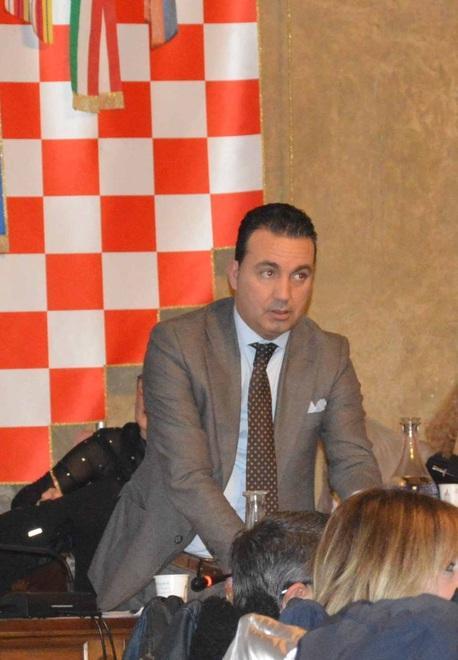 Su 42 modifiche via libera per 27 