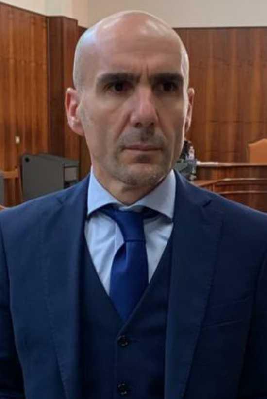 Rubano attrezzature da lavoro: due romeni arrestati dopo la fuga 