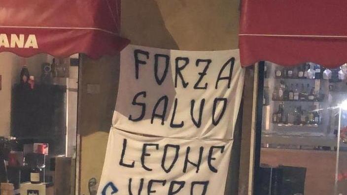 Salvini, brutto infortunio: striscione per incoraggiarlo