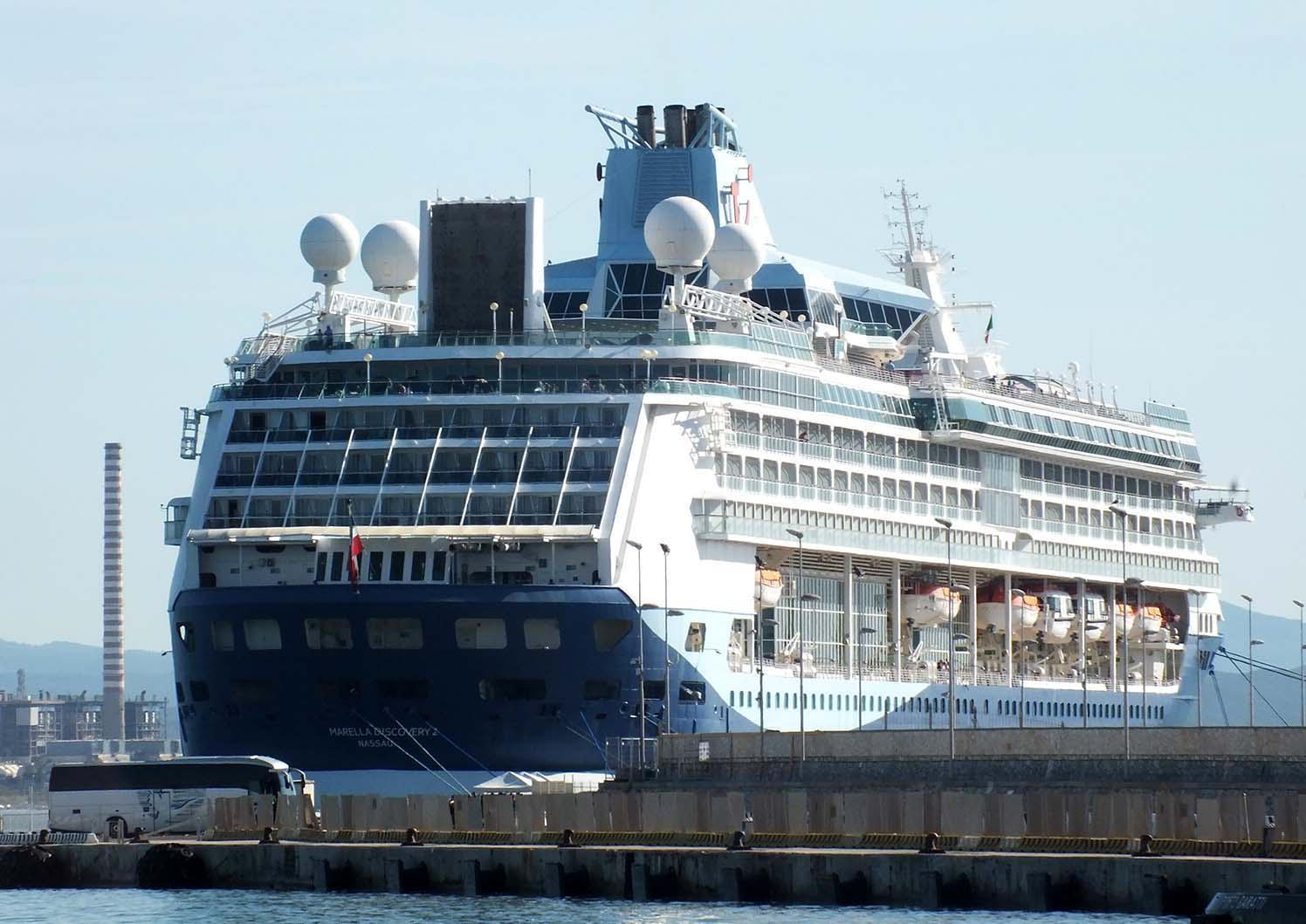 Una nave da crociera (foto di archivio)