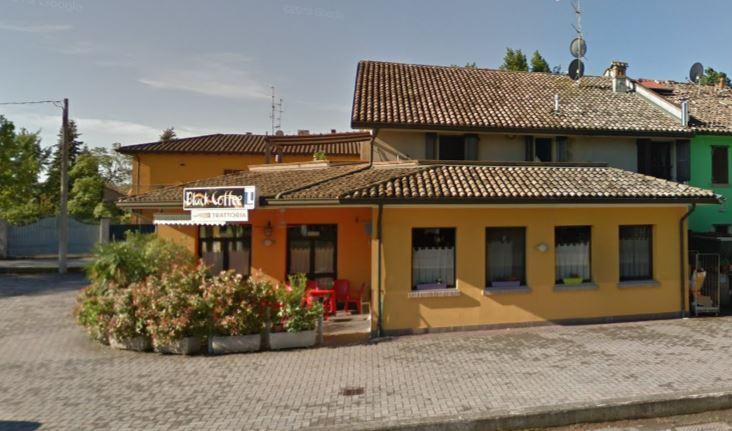 Il bar Black Coffe in via Gramsci a Cadelbosco Sopra