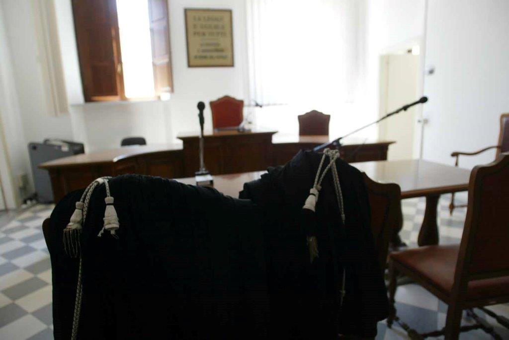 Ex avvocato a processo per aver truffato un'anziana 