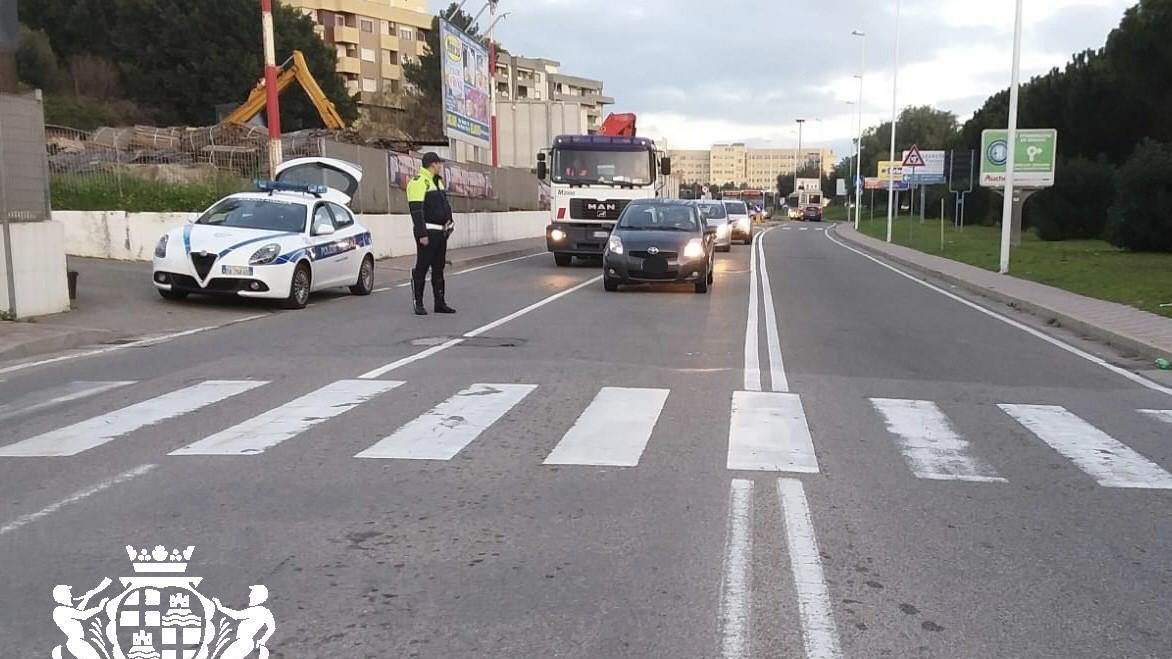 Cagliari, settantenne investito sulle strisce finisce all'ospedale