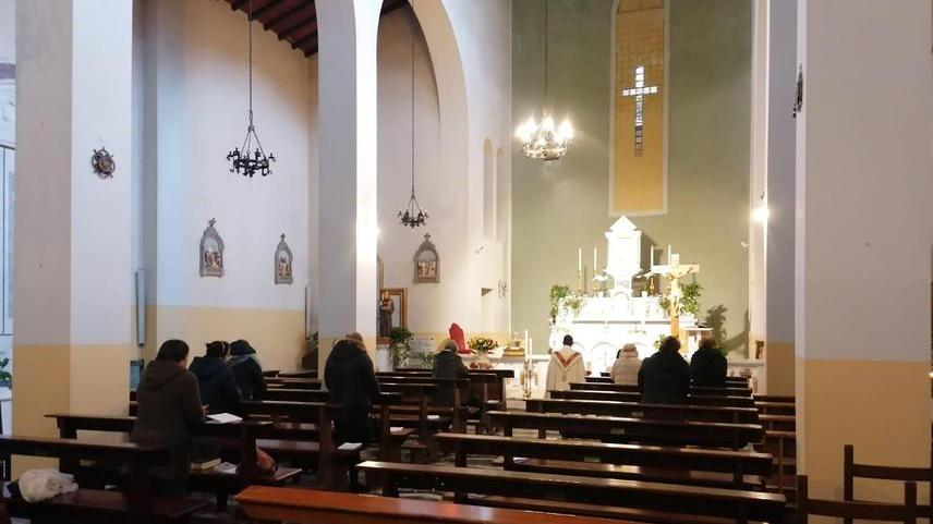 I religiosi tornano ad Aulla e subito celebrano la messa