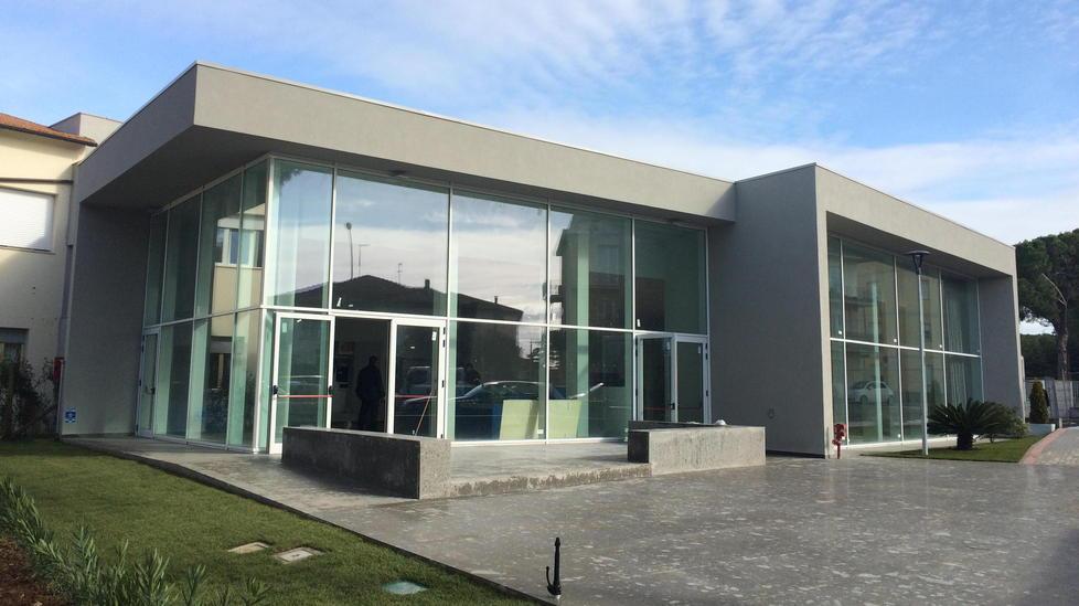 Domani s’inaugura il De Filippo è festa di fronte al nuovo teatro 