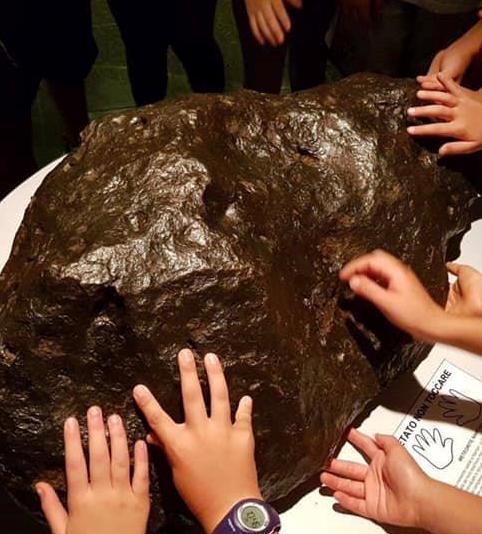 «Quella meteorite viene dalla Cina e io non la tocco» 