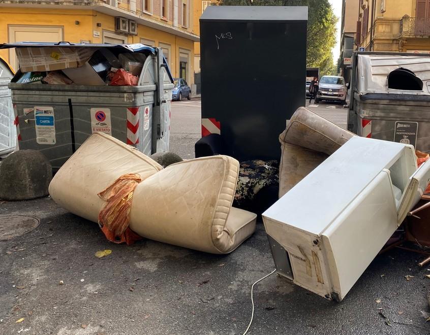 Formigine, Buche, rifiuti e lampioni rotti È boom di segnalazioni con l'App