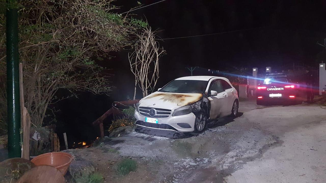 Burgos, attentato contro il vicesindaco: a fuoco la sua auto