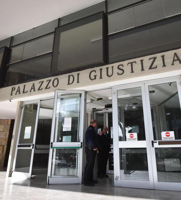 Prof delle medie condannato a 2 mesi per abuso dei mezzi di correzione 