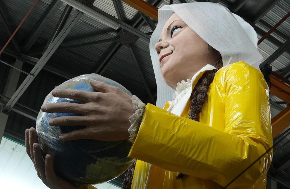 Sui carri ecco Greta e Cristiano Ronaldo, ma è scomparsa la satira politica 