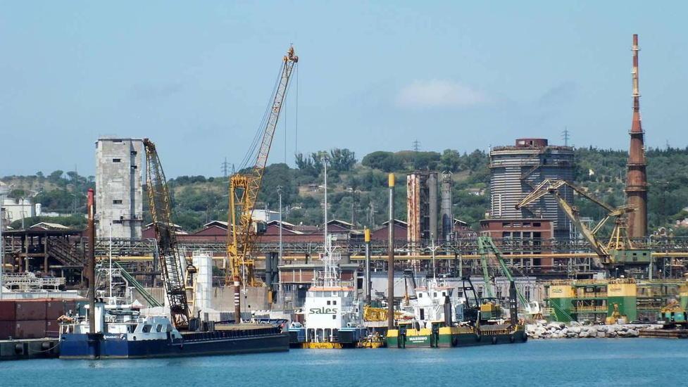 Carico di semiprodotti dalla Cina, il terzo scalo a Piombino