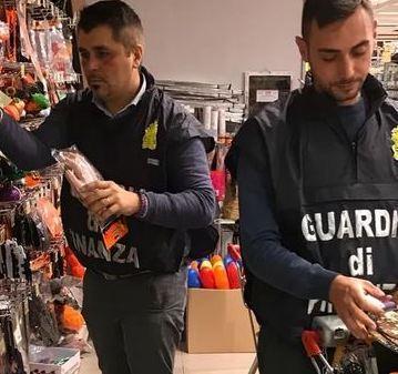 Prodotti pericolosi in vendita Sequestrati 6.400 articoli