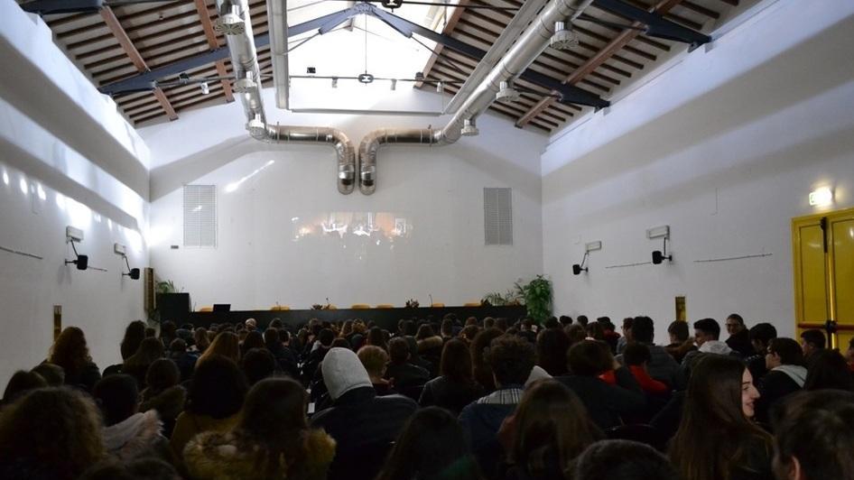 Alle Sefi una lezione sull’antisemitismo, i ragazzi delle scuole incontrano Istoreco
